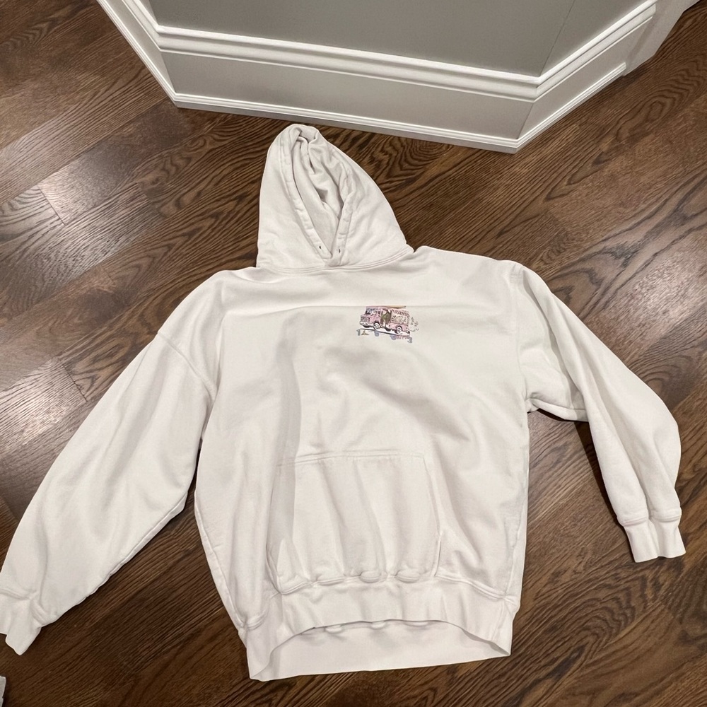 White oversized sweatshirt